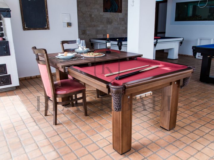 Mesa de sinuca e jantar unindo o útil ao agradável