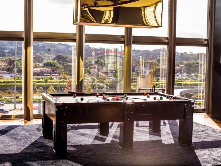 Mesa de bilhar profissional você encontra na BLACKBALL