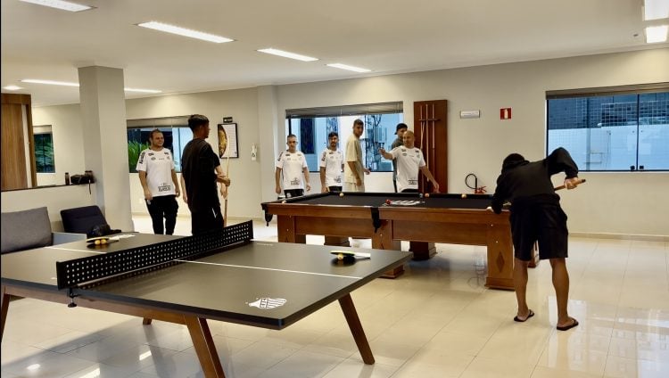 Nova Mesa de Sinuca do Santos no CT Rei Pelé – Ping-Pong e Poker